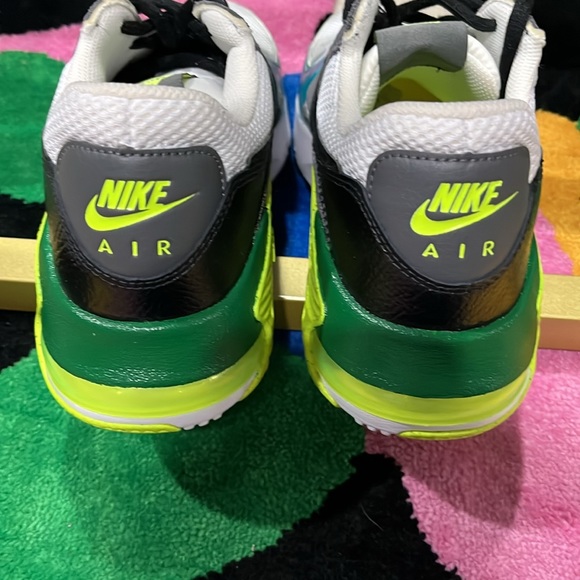 Brand new shoes for for sale for men 100% authentic green neon - Picture 7 of 7